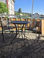 Balkon Tisch mit Stühlen