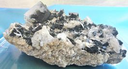 Mineralien: Calcit mit Adular. Chummibort Binntal