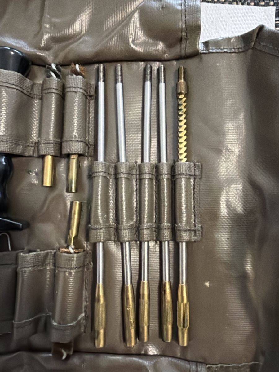 Schweizer Armee Uniformen: Putzzeug Sig Stgw 57 – Gebraucht aus Lausanne von Erion2015 2