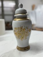 Porzellan Deckelvase handbemalt
