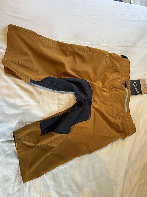 Pantaloni: Leatt MTB Shorts Damen "neu" – Usato da Lostorf venduto da Drifter3 1