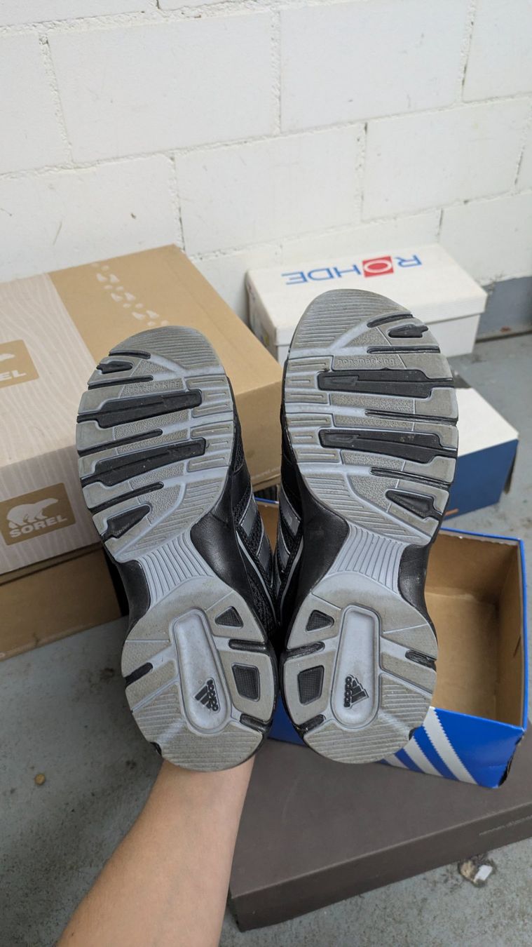 Adidas Scarpe da uomo: ADIDAS Turnschuhe schwarz silber – Usato da Morgarten venduto da rra_jvw7 2