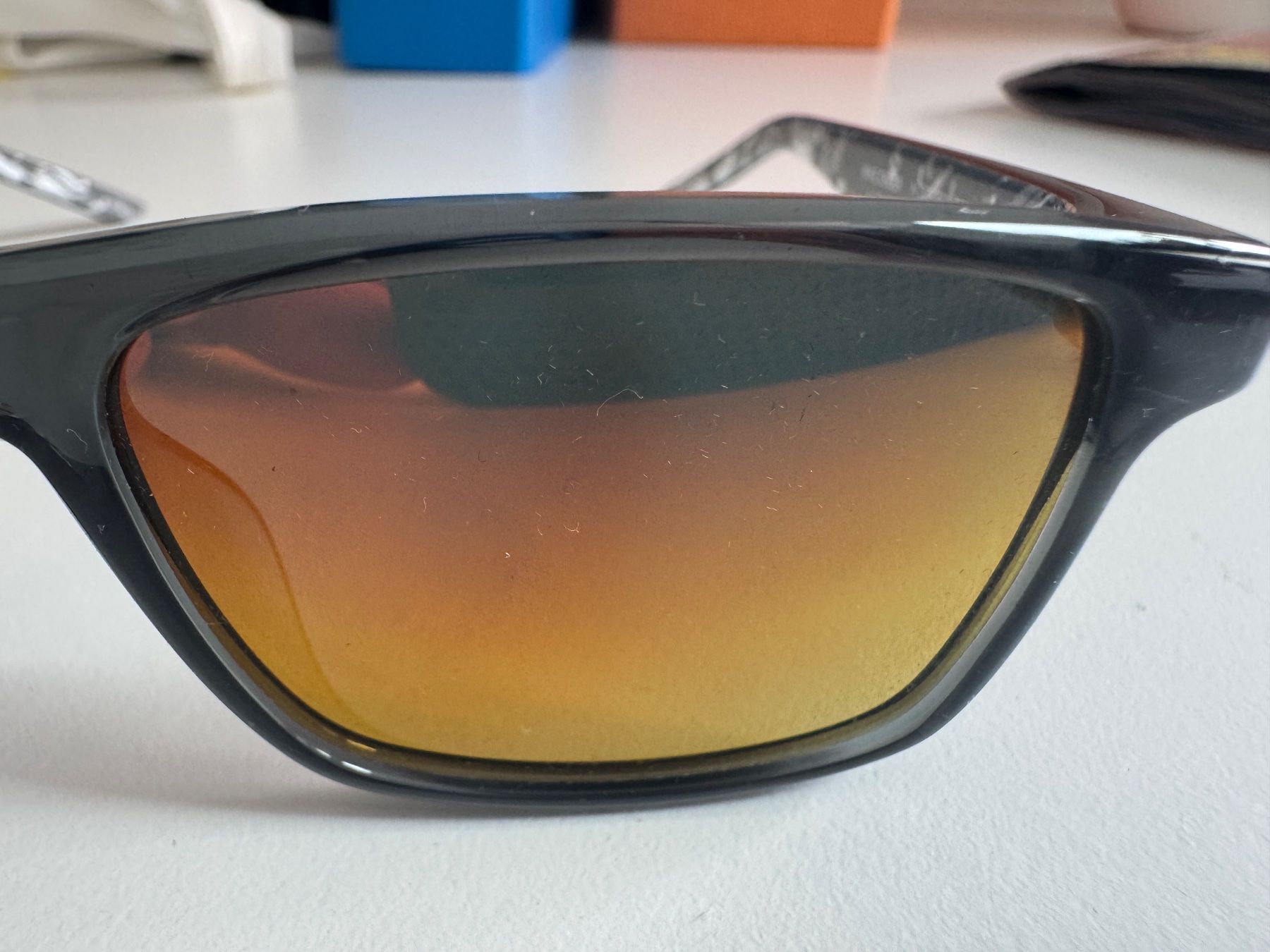 Nike Lunettes & Verres: Lunettes de soleil Enfant – D'occasion à Chatelaine par lae_7h8n 1