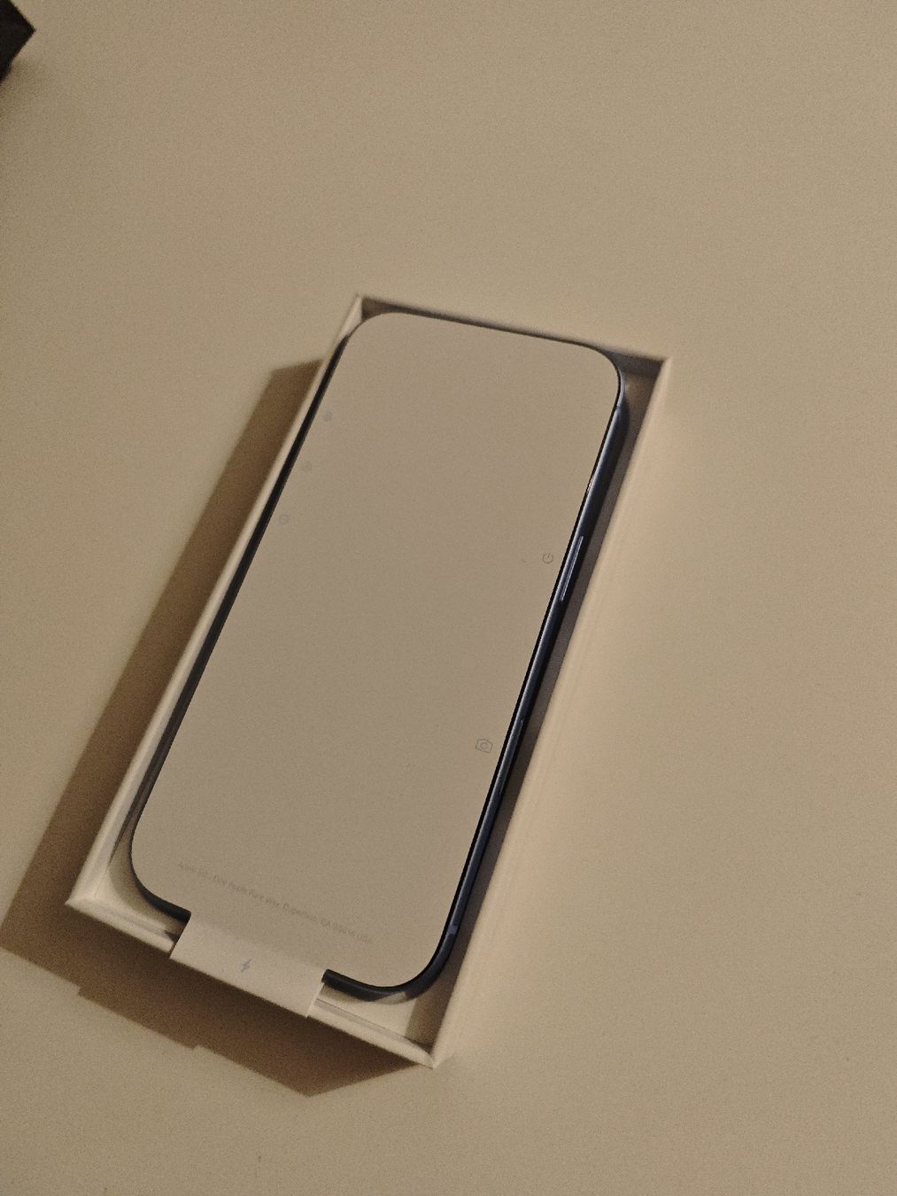 Apple Telefoni cellulari / Smartphones: Apple iPhone 18 Pro glacier Neu – Nuovo e nell'imballaggio originale da Oberlunkhofen venduto da flo_fdx5 1