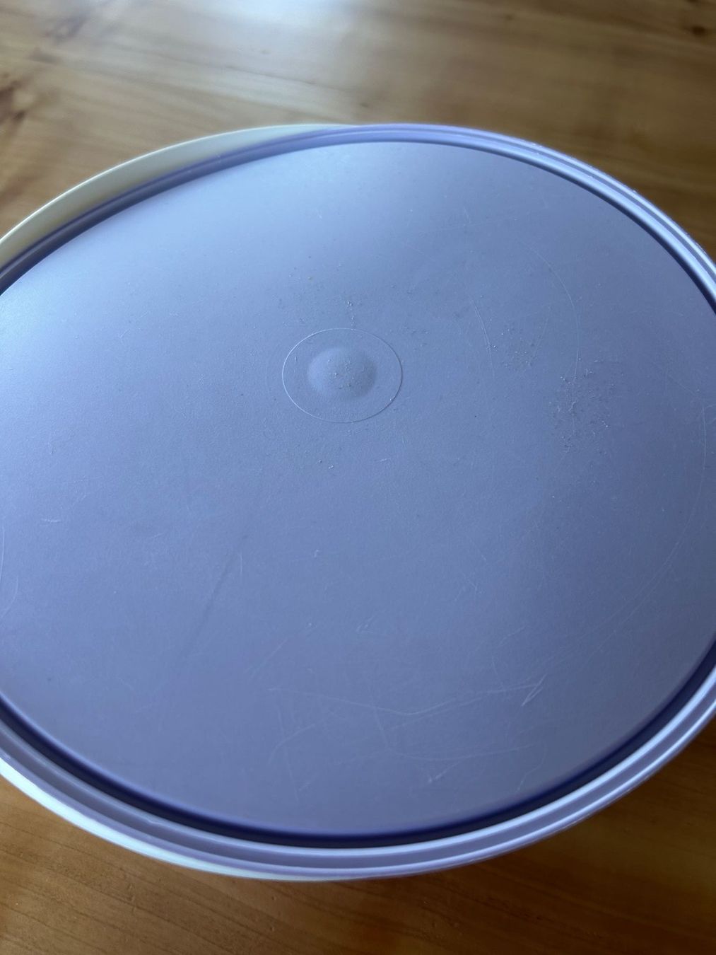Tupperware Recipients et similaires: Tupperware Schüssel mit Deckel Lilla/Weiss – D'occasion à Kaltbrunn par lagone1 4