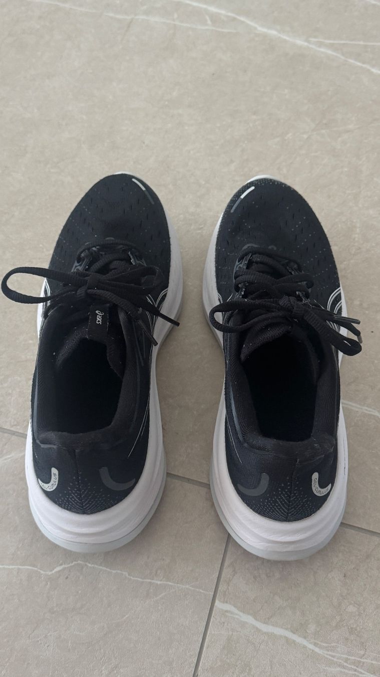 Asics Scarpe da donna: Asics Nimbus – Nuovo (secondo la descrizione) da Oberhasli venduto da san_w6qf 1