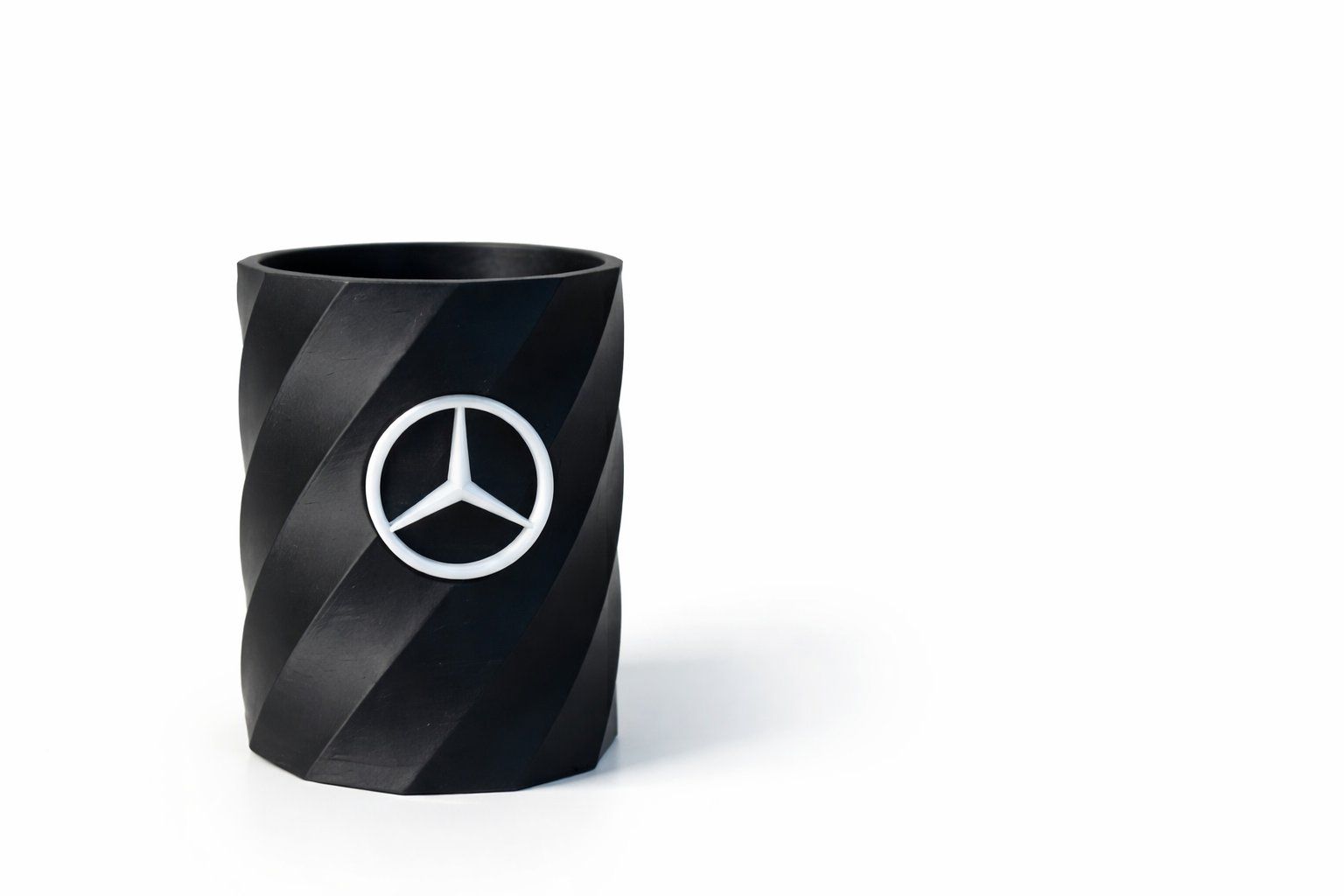 Altro in Scrittura & Disegno: Mercedes Design Stiftehalter GRATIS VERSAND – Nuovo e nell'imballaggio originale da Wald ZH venduto da carwerk3dstudio 1