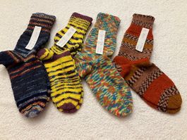 1 Paar neue handgestrickte Socken Nr. 38/39 zur Auswahl