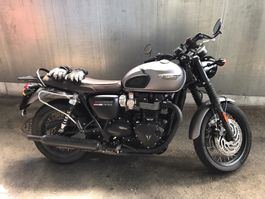 Triumph Bonneville T120 Black