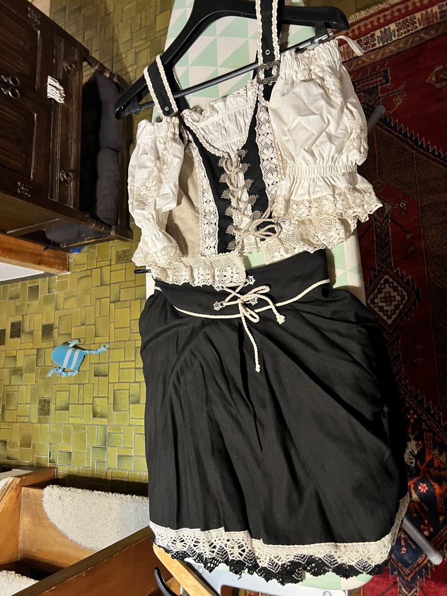 Vestiti: Wunderschönes elegantes klassisches Dirndl Set – Usato da Oerlingen venduto da Lucaphil01