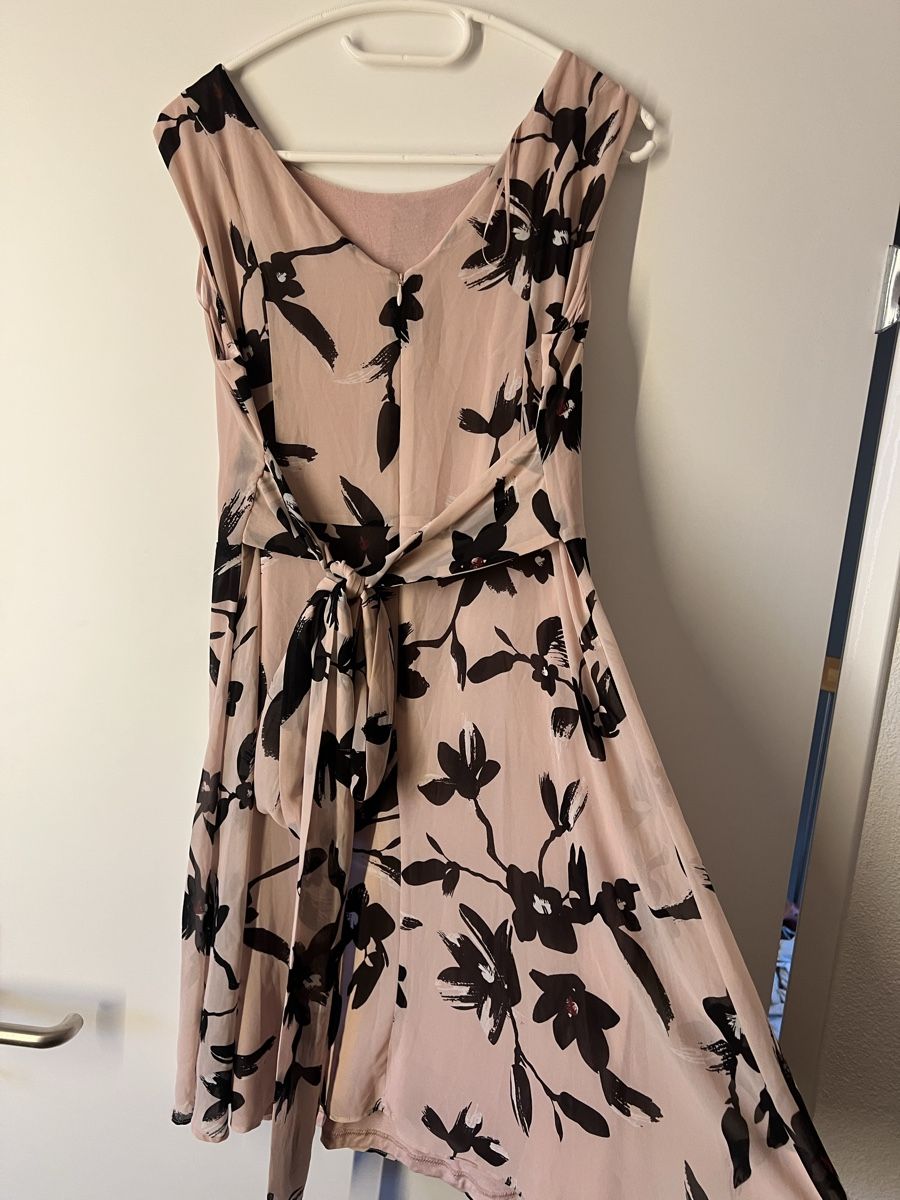 Comma Vestiti: Comma Kleid, Gr. 38, Sommerkleid, Blumenmuster, Wunderschön – Usato da Langenthal venduto da Alperose_5 4