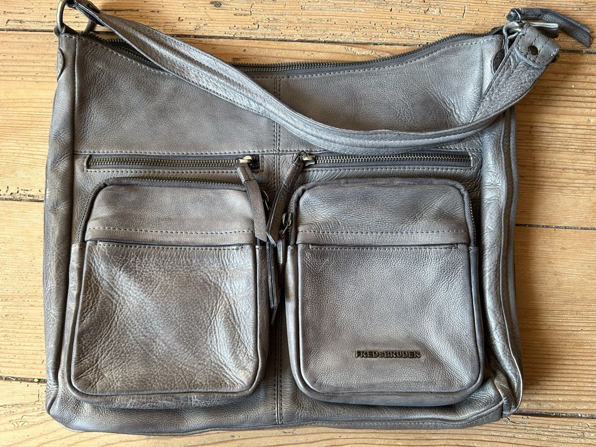 FredsBruder Borse da donna: Fredsbruder Tasche gross Ledertasche ab 1fr! – Usato da Niederwil SO venduto da Hummeln_im_Hintern