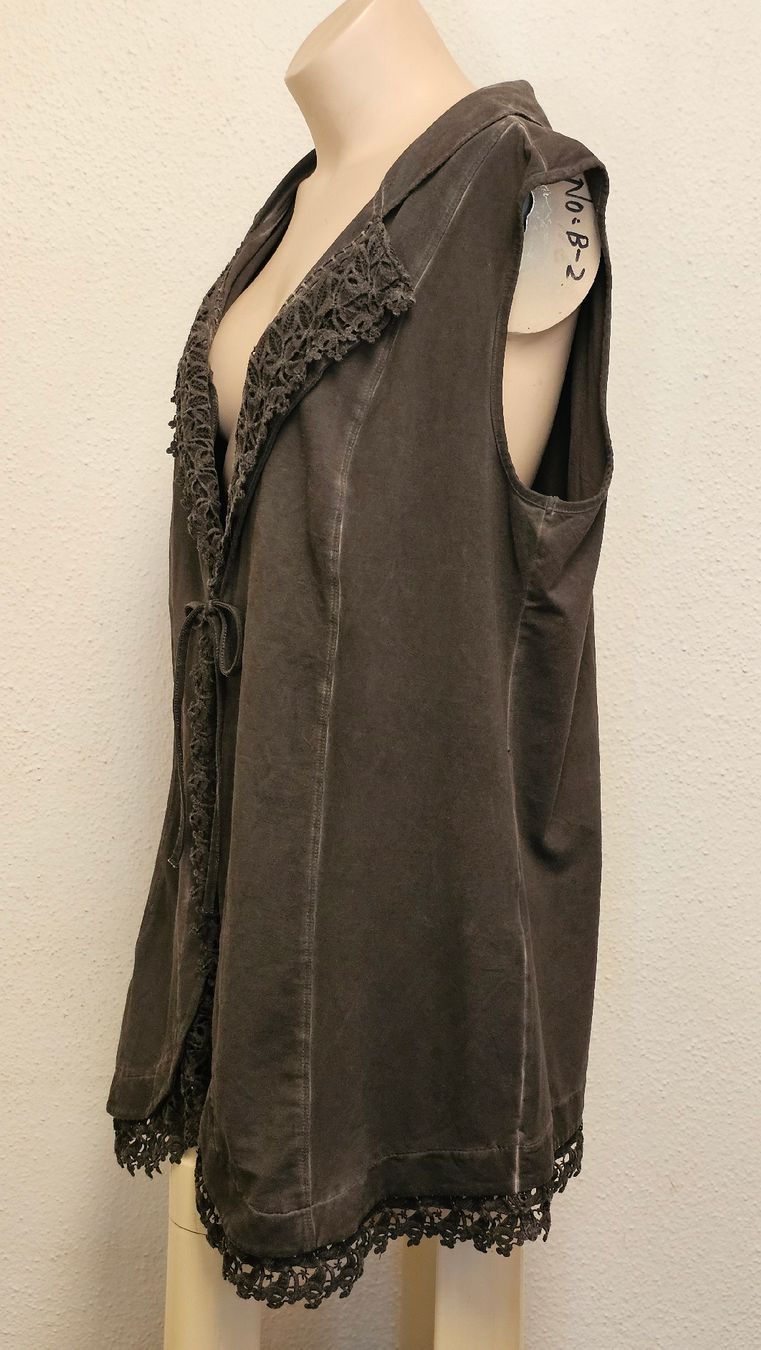 Ulla Popken Gilet & Giacche senza maniche: Ulla Popken Damen Longweste Grau Spitze Gr. 46/48 – Usato da Urdorf venduto da ole_mrp9 2
