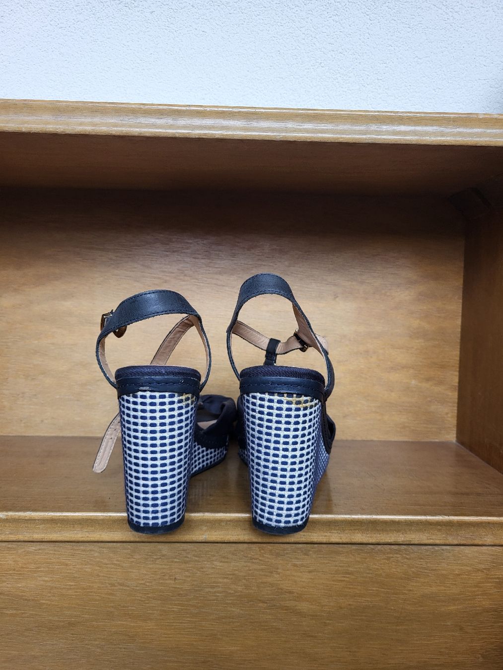 Tommy Hilfiger Scarpe da donna: Tommy Hilfiger Wedges – Usato da Zweisimmen venduto da Adorable 3