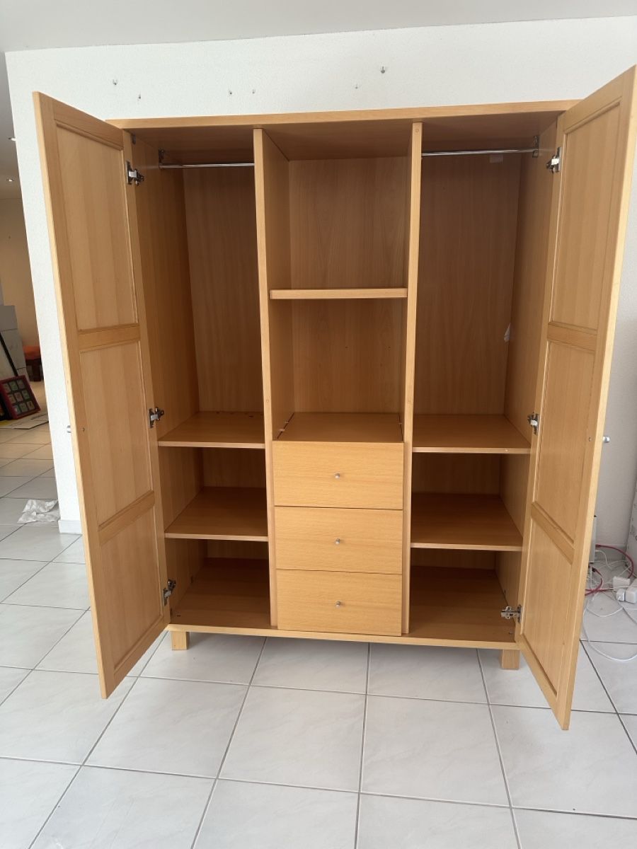 Armadi: Solid Wood Storage Unit - Perfect for Kid’s Organization! – Usato da Thalwil venduto da pma_s7gz