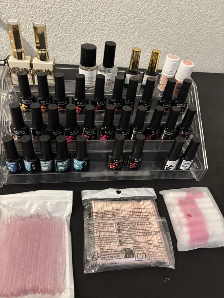Smalto per unghie: Nageldesign Set mit UV Lampe und Zubehör – Usato da Zollikofen venduto da MILAN2033 1