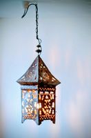 Lampe orientale ancienne électrifiée. Hauteur 90 cm