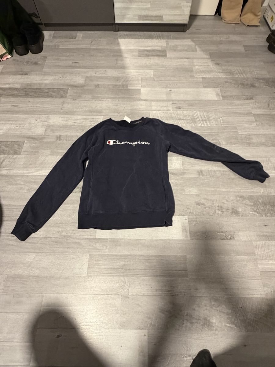 Maglioni & Felpe: Champion Pullover Gr. S, dunkelblau - Top Zustand! – Usato da Zürich venduto da Dar_bgc8