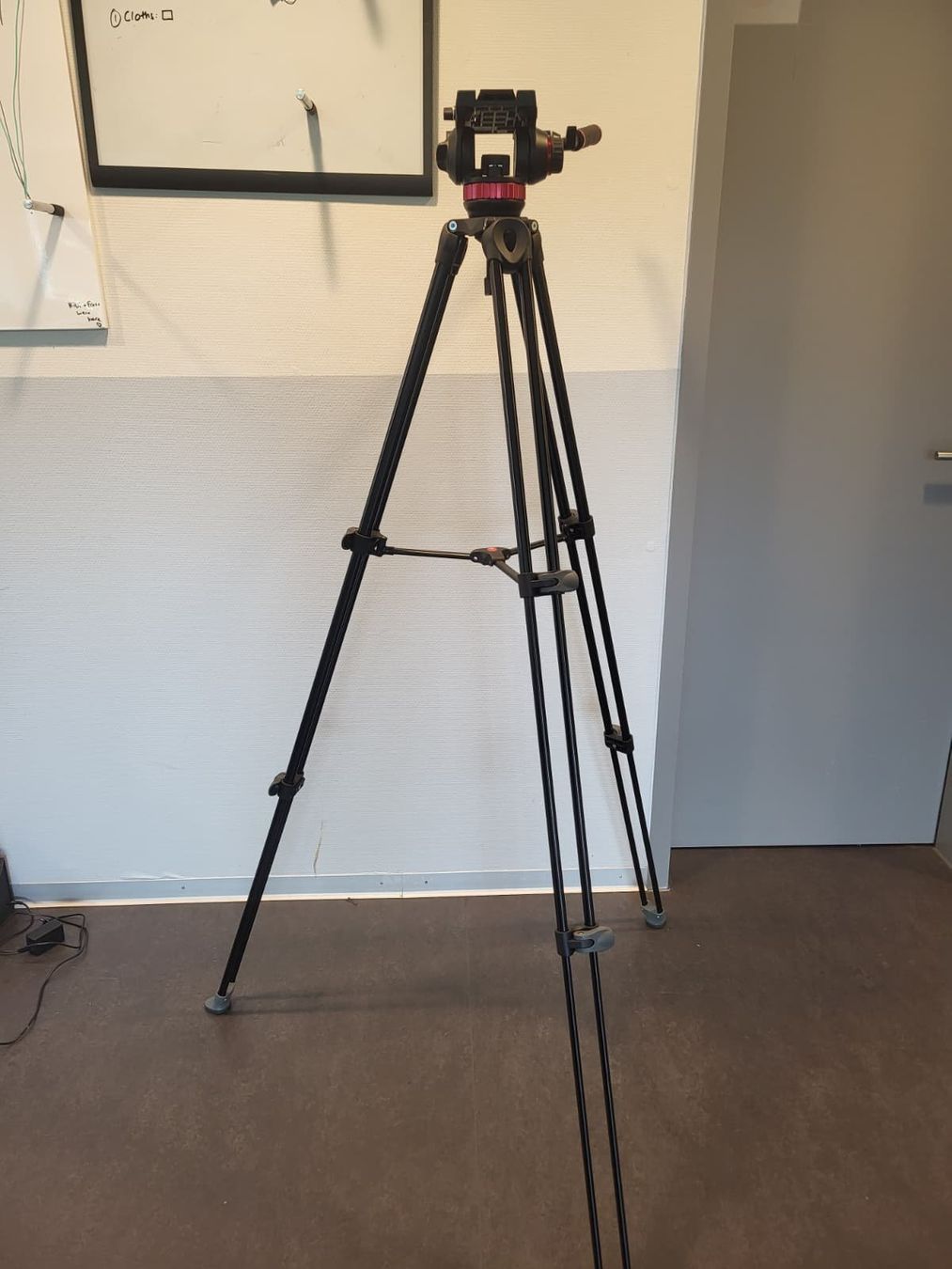 Manfrotto Treppiedi & Teste: Manfrotto MVK500AM Video Tripod Kit + bag – Usato da Zürich venduto da aptx4869 2