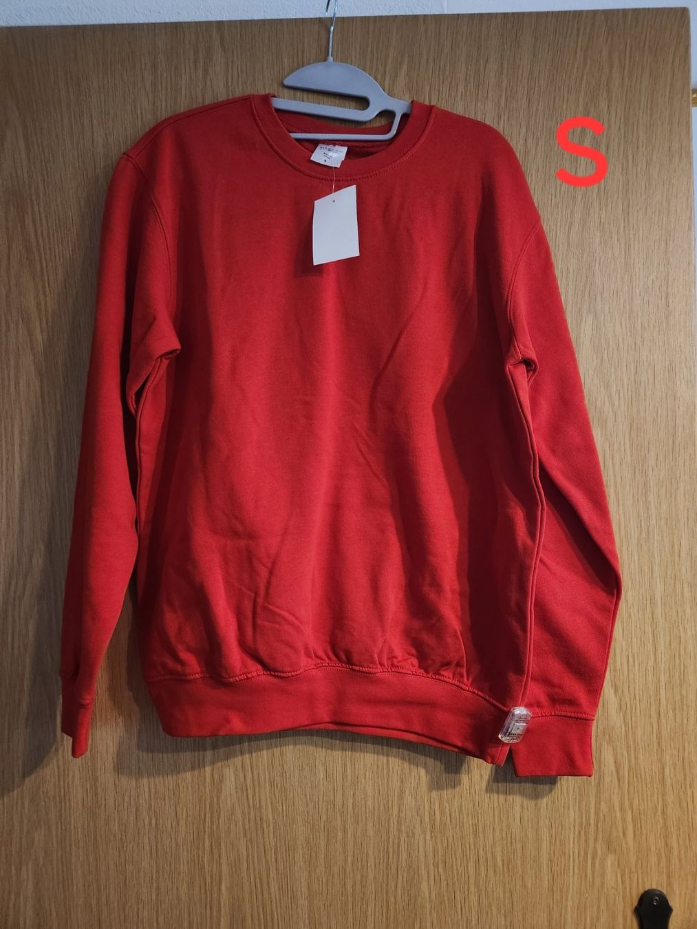 Pulls & Sweat-shirts: Roter Pullover, Grösse S. Neu – Neuf (Voir description) à Oftringen par Leleni