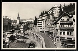 AK Arosa, Blick in eine Straße mit Hotel Schweizerhof