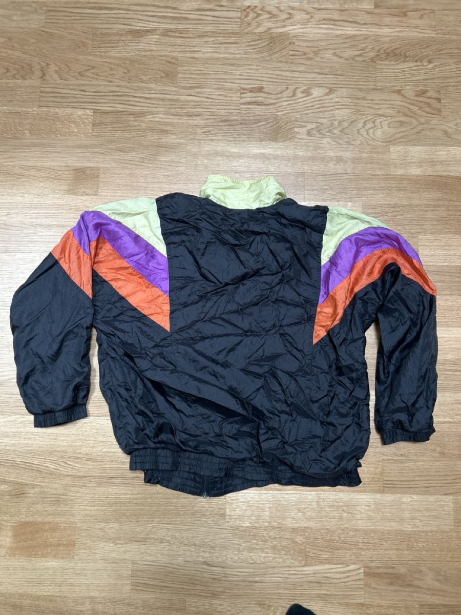 Vestes: Crazy Vintage Windjacke Grösse M mit Farbblockmuster – D'occasion à Luzern par ThrowbackVintage 1