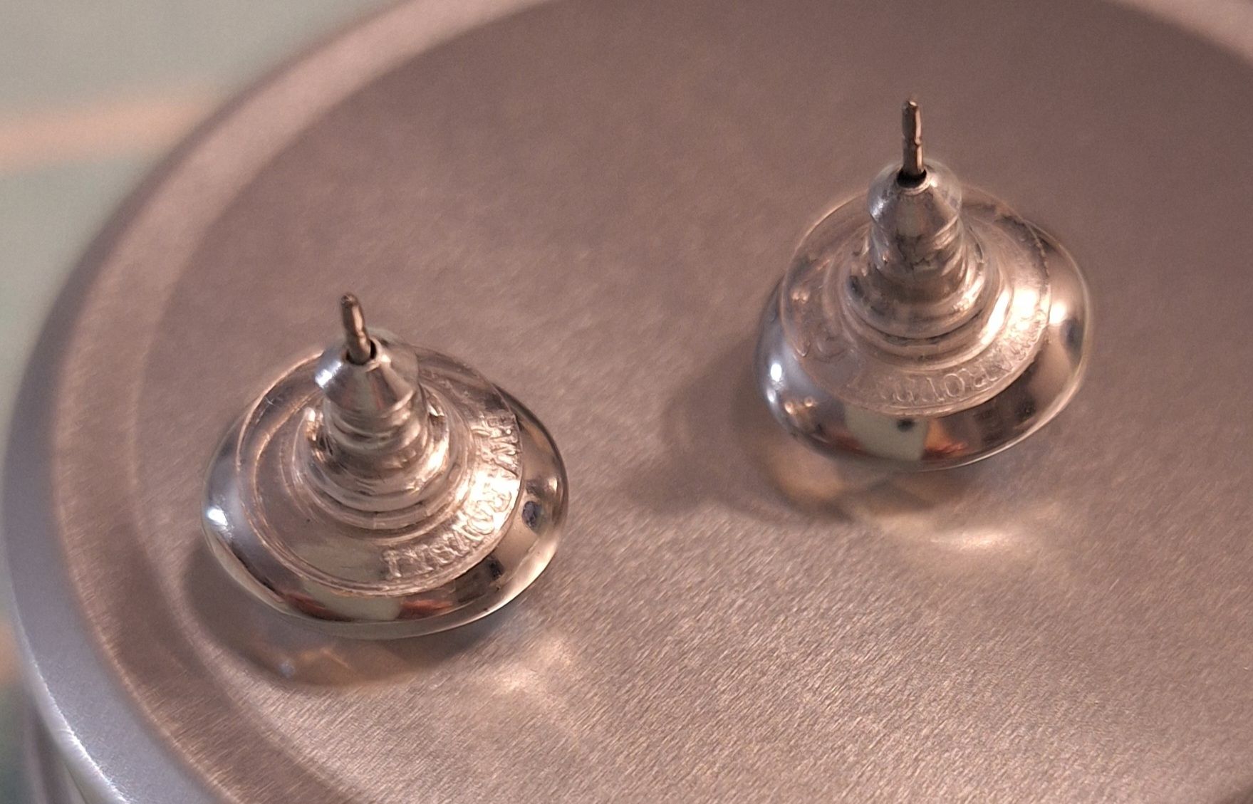 Swarovski Ohrringe & -stecker: Swarovski Ohrstecker mit weisse Steinen – Gebraucht aus Kerzers von ExpressoTerreno 1