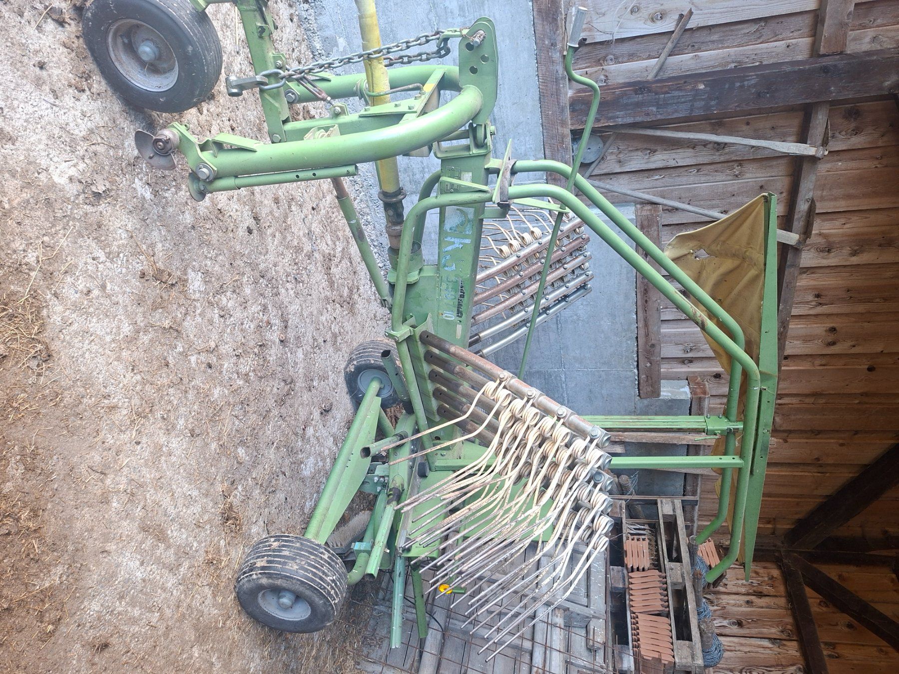 Krone Raccolta foraggio grezzo: Krone Kreiselschwader 3.50/10 – Usato da Schwarzenburg venduto da end_22lf 1