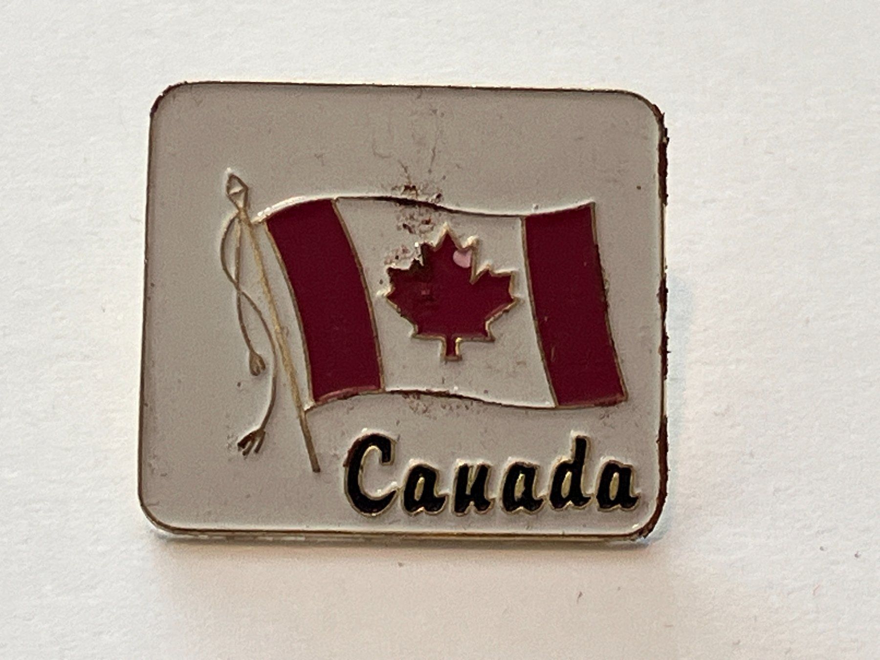 Placchette & Badge: 1 Pin Canada – Usato da Basel venduto da djwwpp