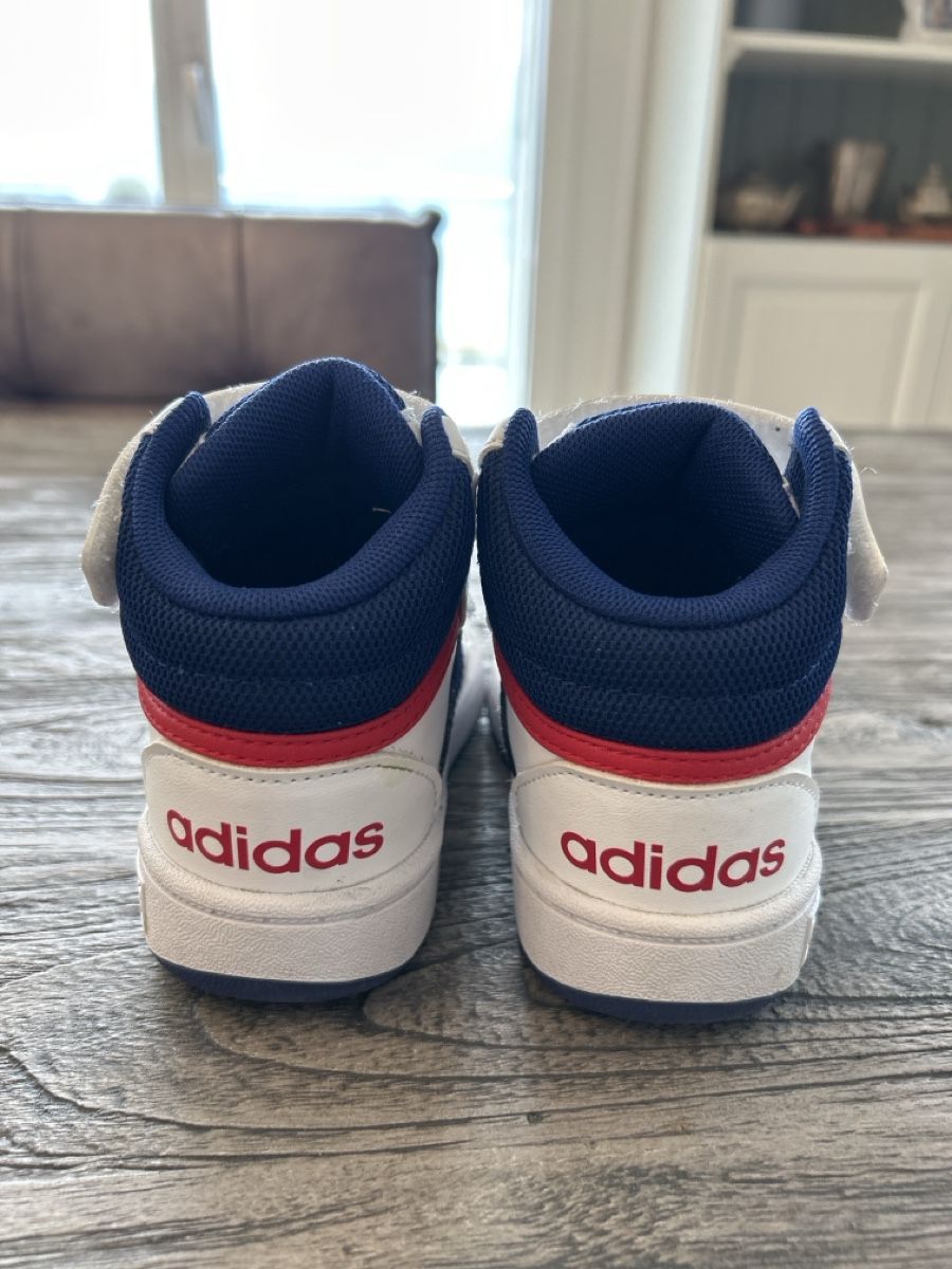 Adidas Herrenschuhe: Adidas-Turnschuhe, 24 – Gebraucht aus Walchwil von lil_6t8v 3