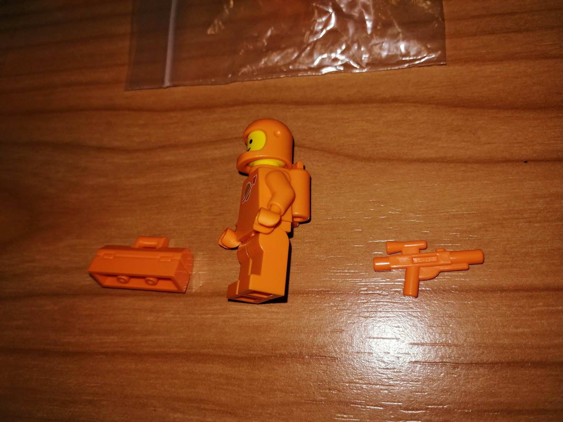 Lego Giocattoli: Lego Space orange Minifigur – Nuovo (secondo la descrizione) da Sils im Domleschg venduto da AMAG_AUDI_ZH 2