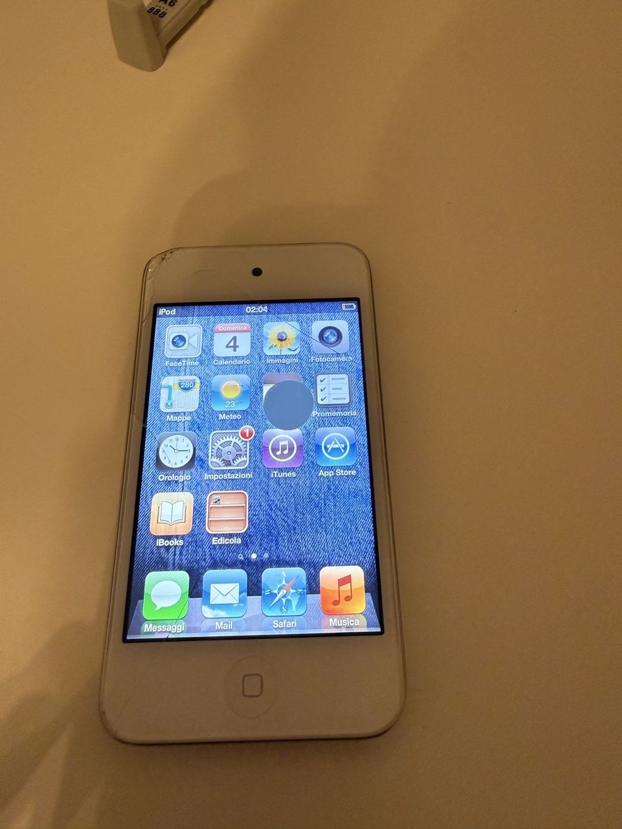 Apple Tragbarer Mediaplayer: iPod 8GB  – Defekt aus Claro von KarinS84