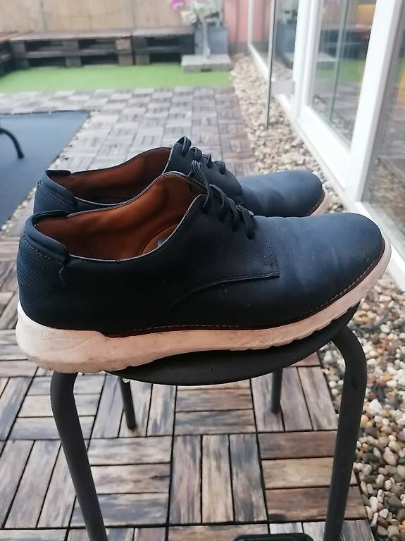 Scarpe da uomo: Blaue Schuhe Zara Gr. 43 – Usato da Nänikon venduto da Manta87