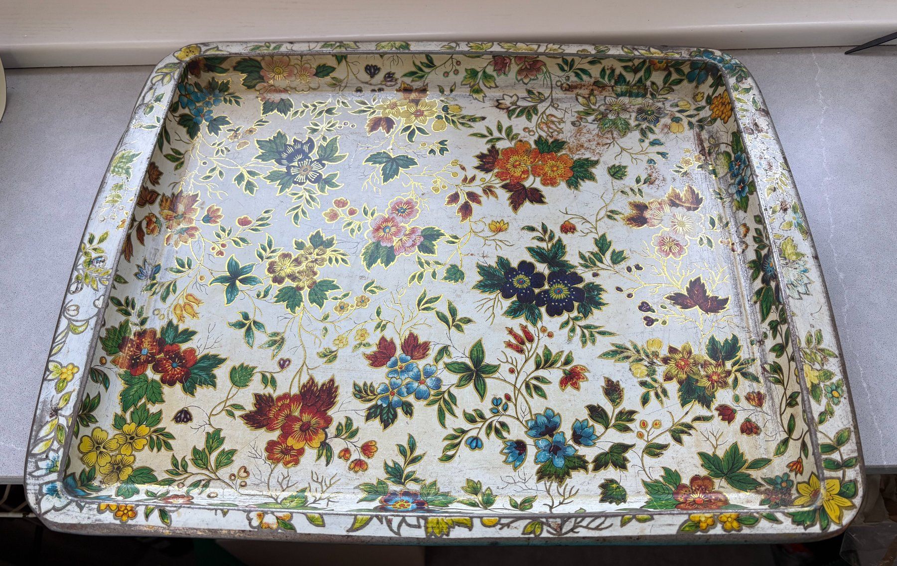 Servierplatten: Vintage Daher Serviertablet mit Blumenmuster, England – Gebraucht aus Regensdorf von Nessi1974 1