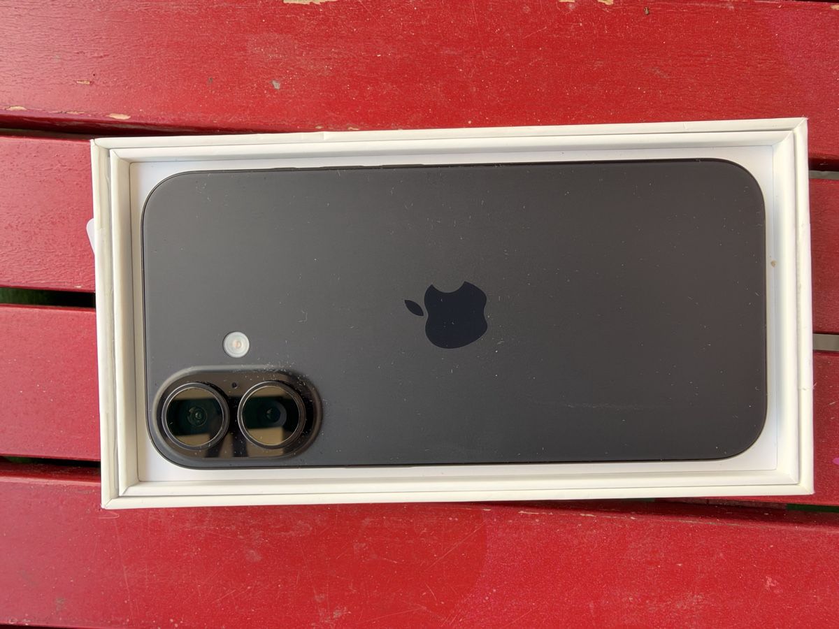 Apple Telefoni cellulari / Smartphones: Apple Iphone 16 128GB black  – Usato da Basel venduto da steffiz01 1