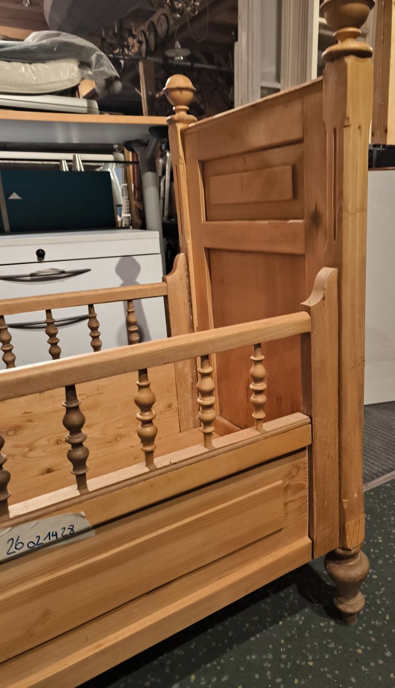 Letti: Jugendstiel Babybett – Usato da Rorschacherberg venduto da snOOpydOg11 5