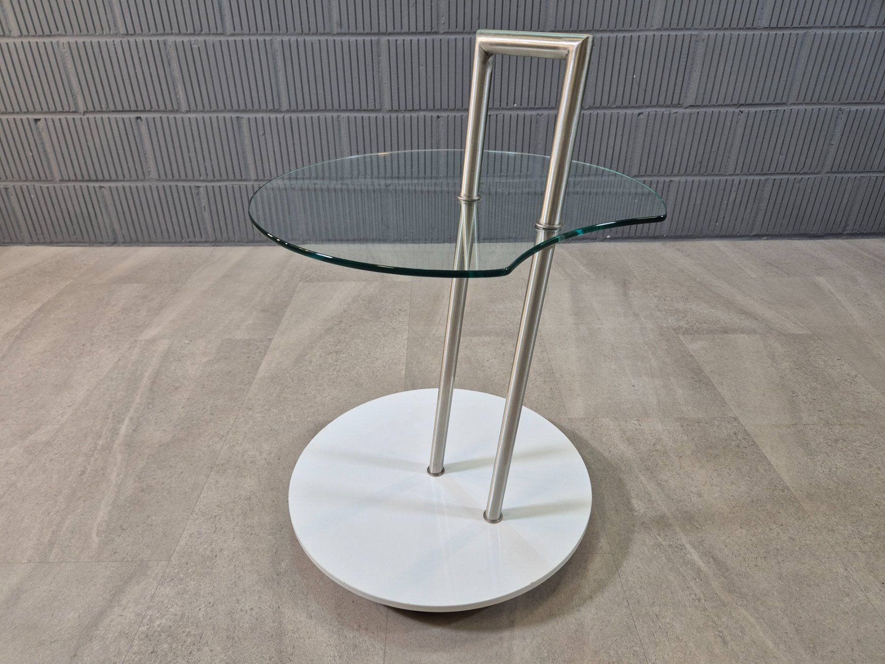 Tische: Eileen Gray Style Coffee Table, Rollable Barwagen Glas Tisch – Gebraucht aus Nottwil von Wondewa-Shop
