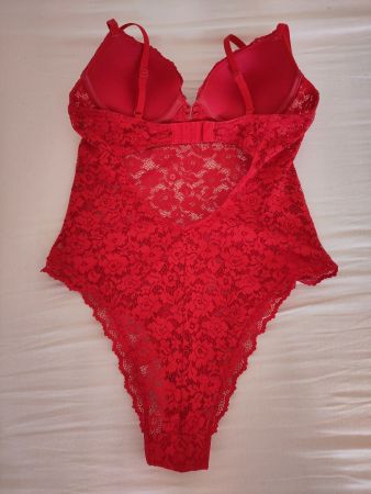 Roter Spitzenbody, Größe M neuwertig (einmal getragen)✨
