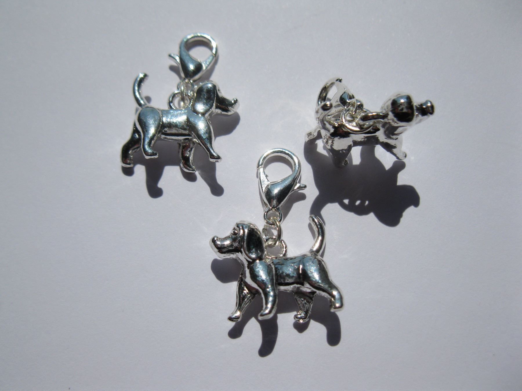 Pendentifs: 3D Charm, Anhänger Hund versilbert – Neuf avec emballage d'origine à St. Margarethen TG par LuanaKa