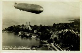 Zeppelin über Friedrichshafen 1933