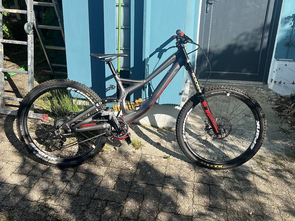 Velos: Vélo de descente DH Spe démo 8  – Gebraucht aus Cernier von mor_tqv2 2