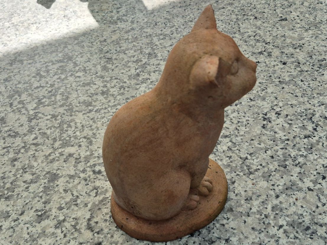 Figurines: Katze sitzend – D'occasion à Eggersriet par Fredb 2