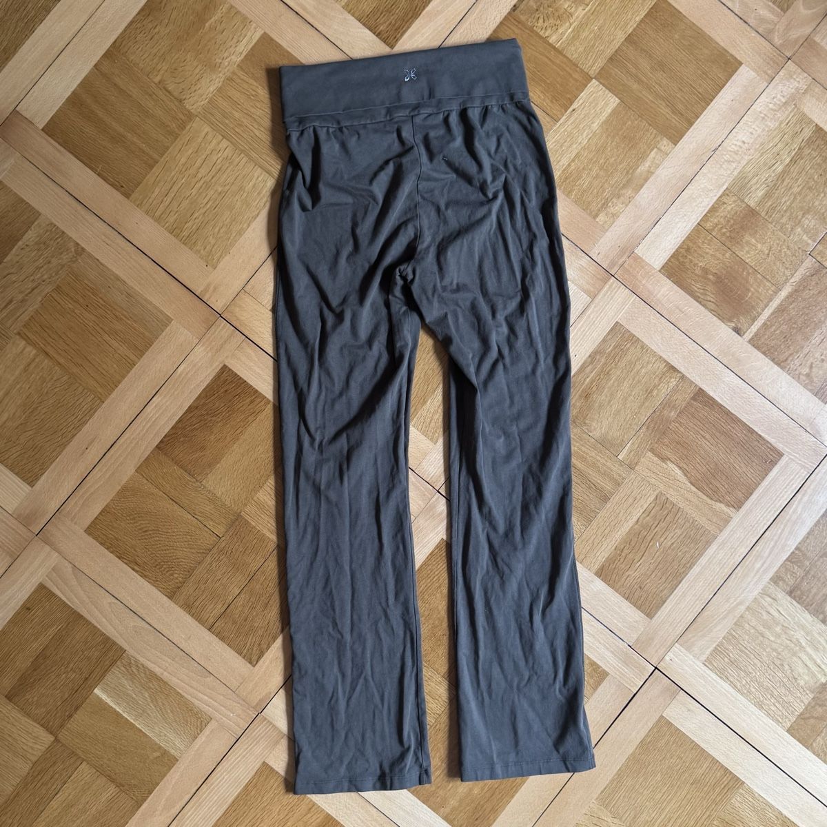 Leggings: Olive Green Leggings – Usato da solothurn venduto da mil_ja.t 2