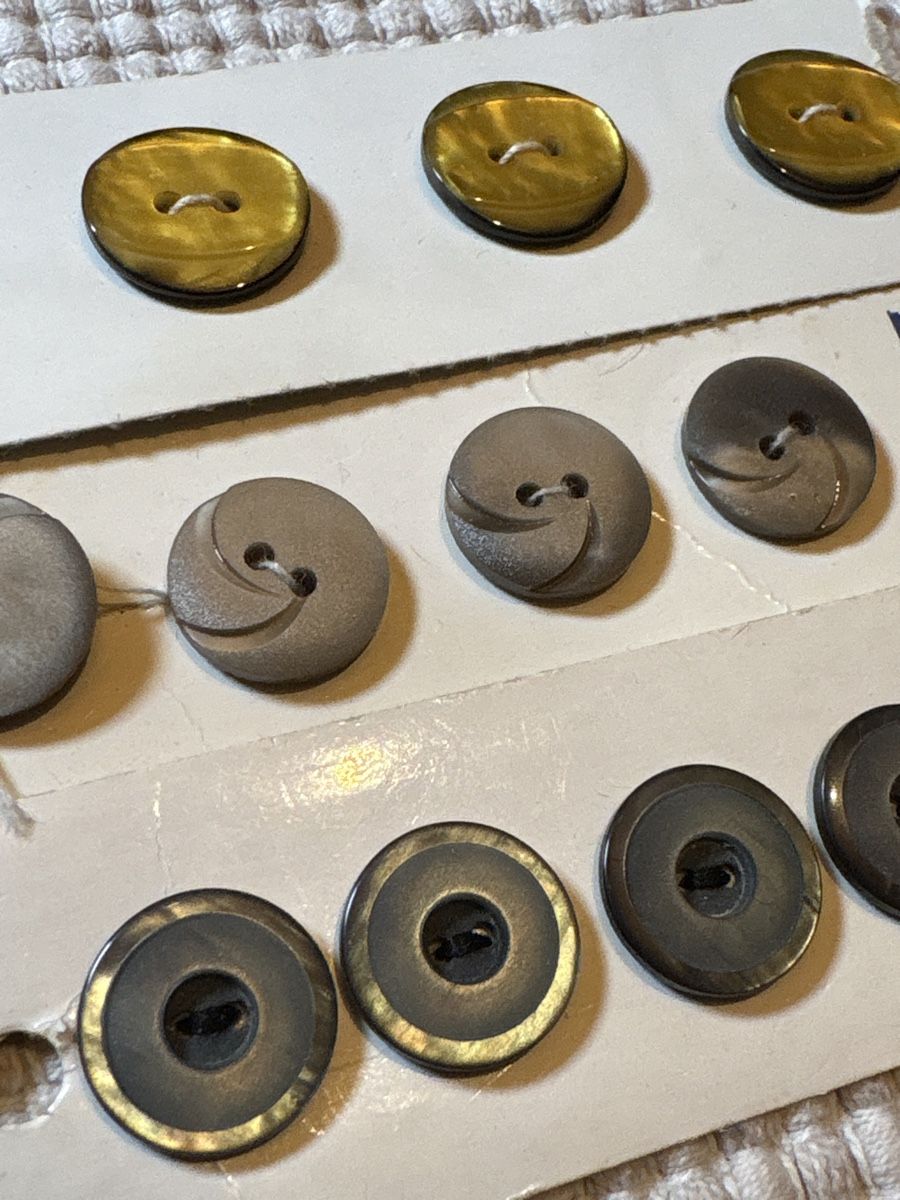 Boutons: 12 Kunststoff Knöpfe – Neuf (Voir description) à Rümlang par Sambas19 1