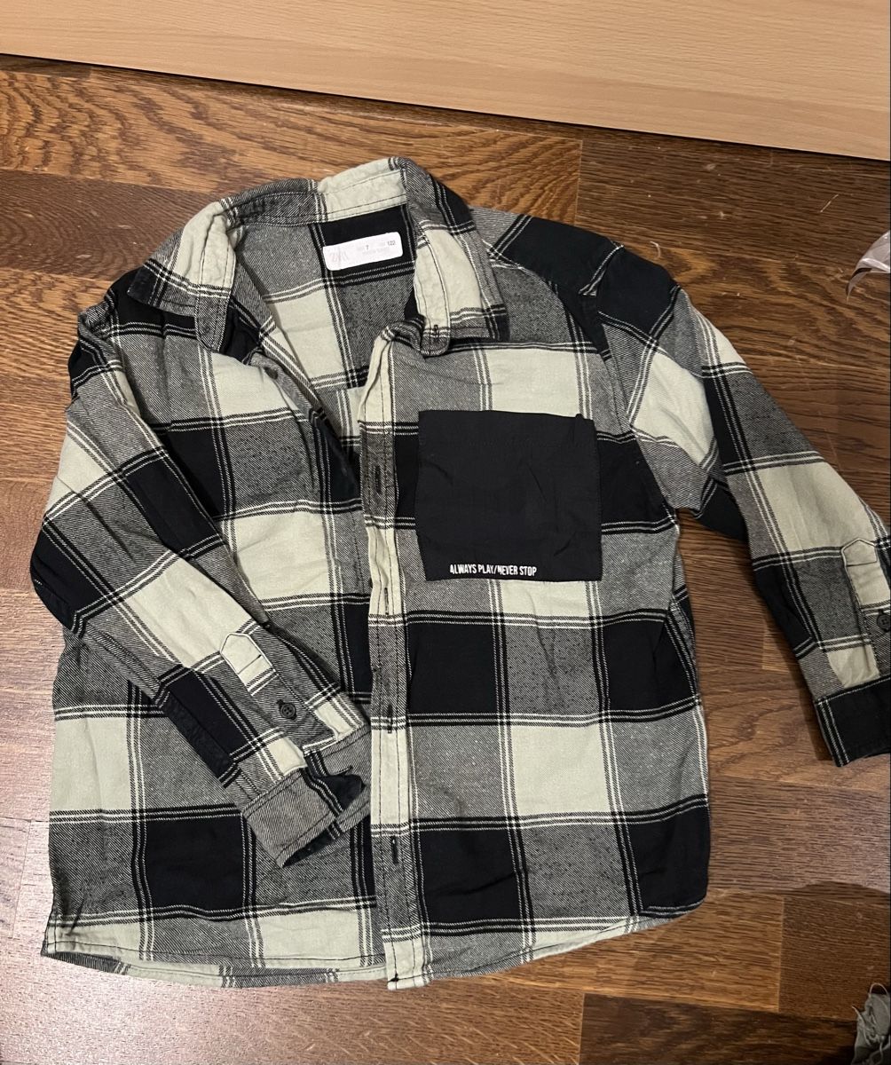 Camicie, T-shirt & Polo: Kinderhemden Grösse 122/128 – Usato da Frasnacht venduto da spr_yp7p 2