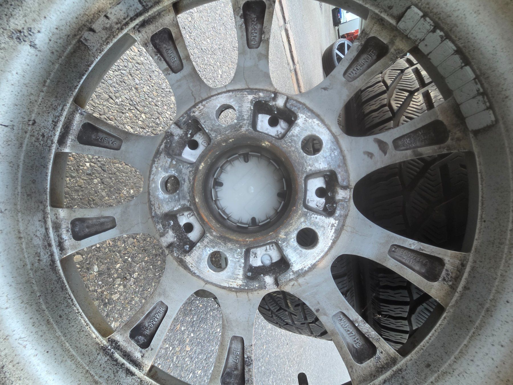 Pneumatici & Ruote complete: BMW alufelgen mit pneu – Usato da Fischbach-Göslikon venduto da Emanuel.Bardhi 1