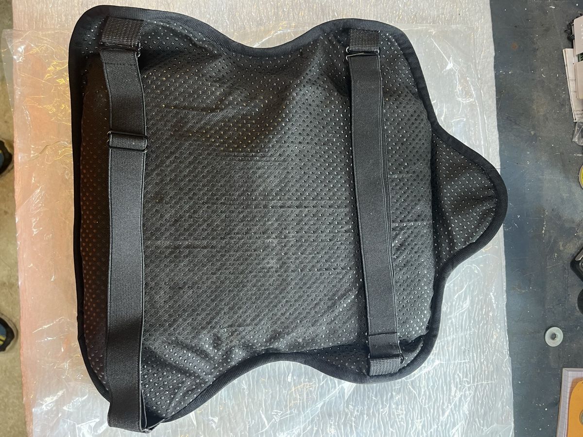 Sonstige: Motorrad Sitzkissen – Neu (gemäss Beschreibung) aus Madetswil von Johnwood 1