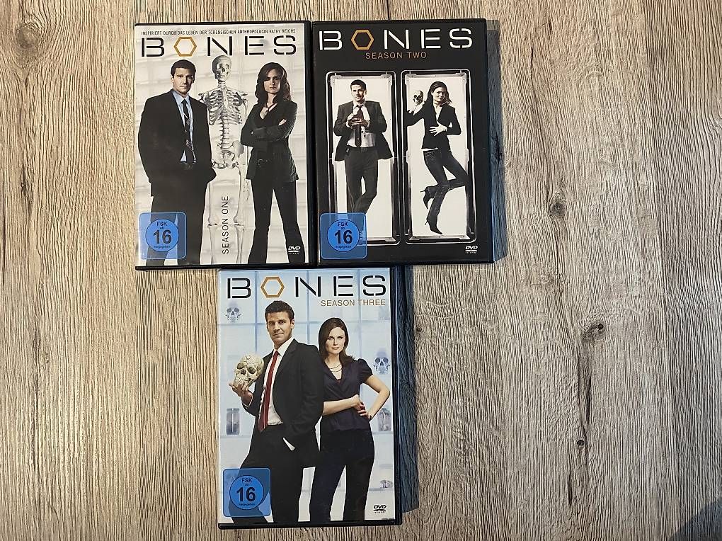 Tutti i DVDs: Bones Staffeln 1-3 – Usato da Sörenberg venduto da An_bl