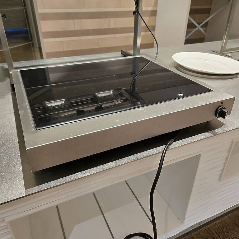 Bartscher Elettrodomestici da cucina: Warmhalteplatte Bartscher 230V, 960W, 66x60x10cm – Usato da Wolhusen venduto da Gastrorampe