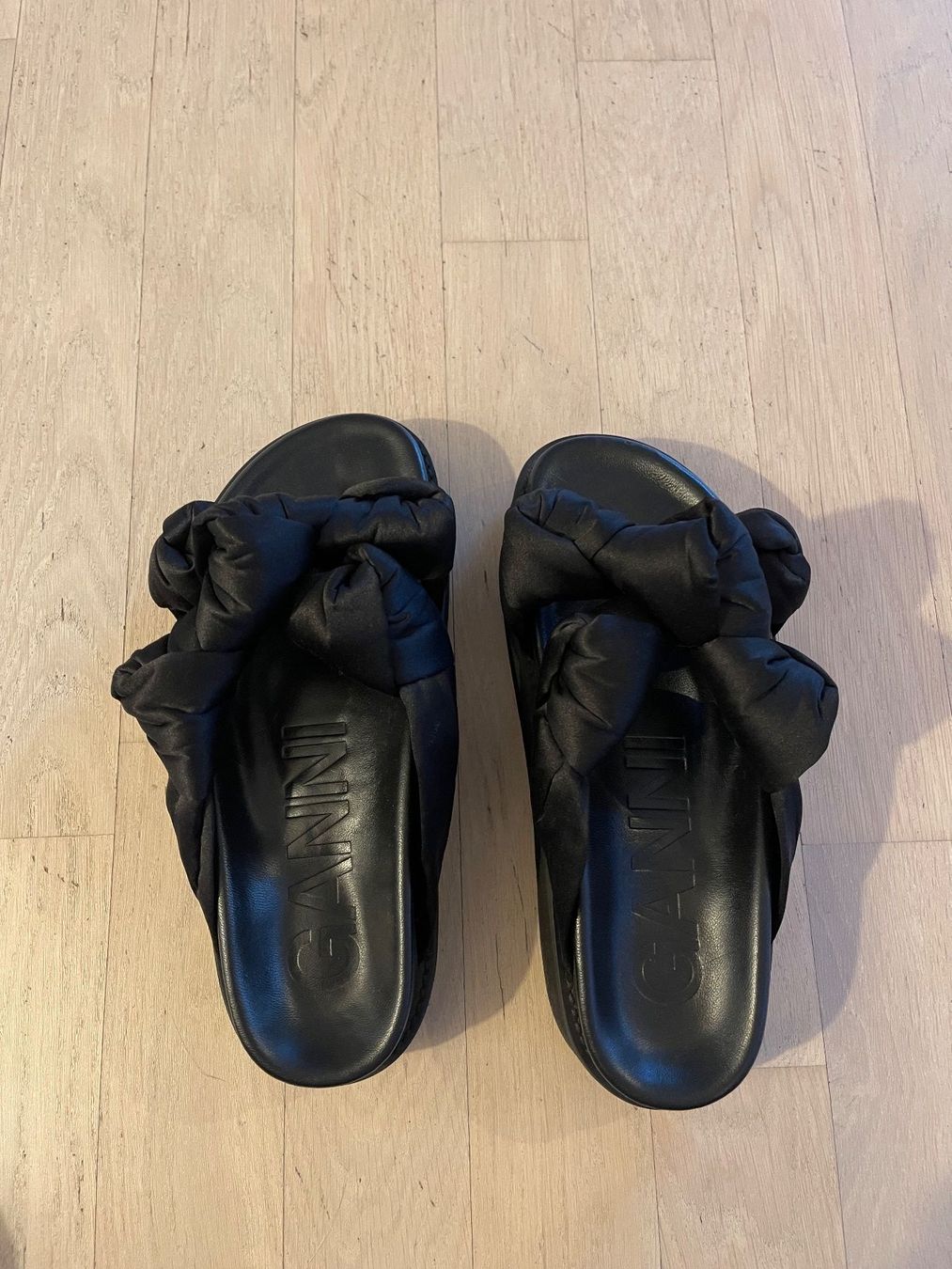 Scarpe da donna: Ganni Damenschuhe Original 37 – Usato da Männedorf venduto da sebasta